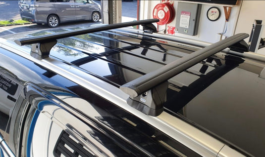 Mitsubishi Pajero Sport with Rails 2015-2020 - CRUZ Roof Racks