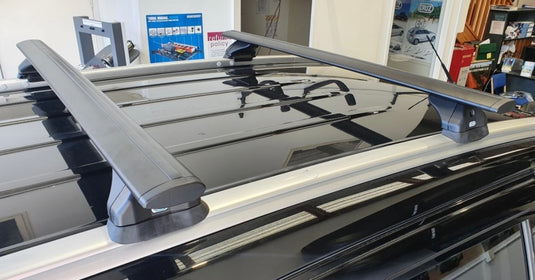 Mitsubishi Pajero Sport with Rails 2015-2020 - CRUZ Roof Racks