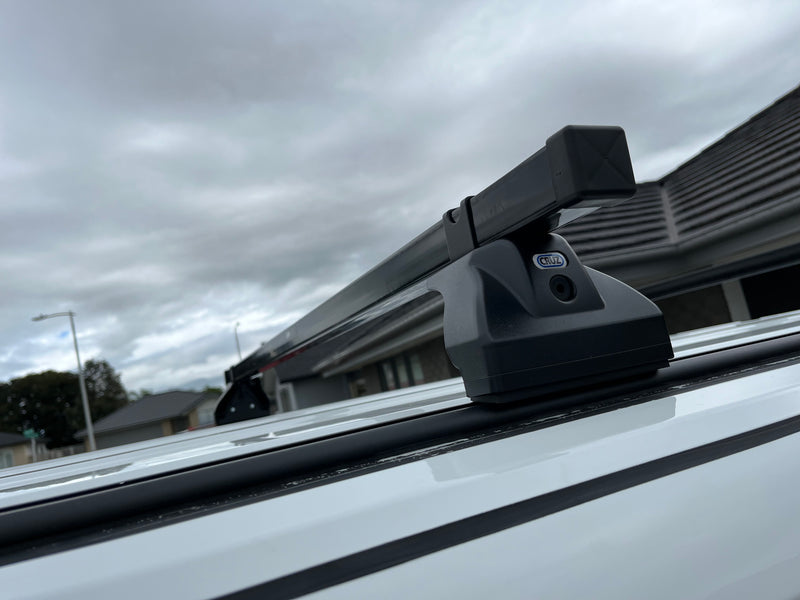 Load image into Gallery viewer, LDV E3 Van - CRUZ Roof Racks Heavy Duty - 3 bar
