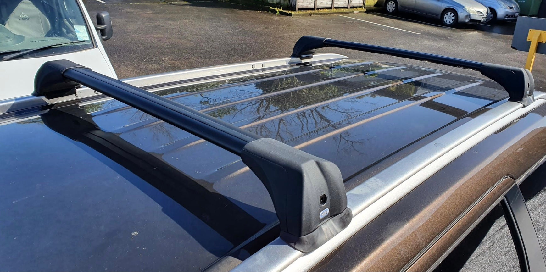 Mitsubishi Pajero Sport with Rails - 2020 onwards - CRUZ Roof Racks ...