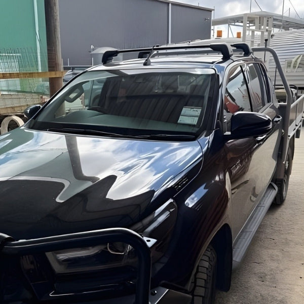 Load image into Gallery viewer, TOYOTA Hilux 2015 onwards - Yakima Flush Mount
