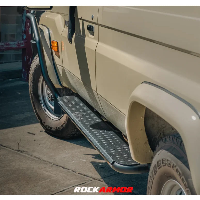 Load image into Gallery viewer, Off-road vehicle side step with Rockarmor Brushbar for Toyota Troopy and Land Cruiser FJ75-79
