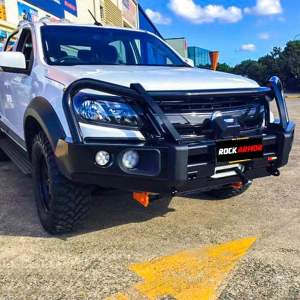 Load image into Gallery viewer, White pickup truck with elite steel bullbar and black bumper guard for Holden Colorado
