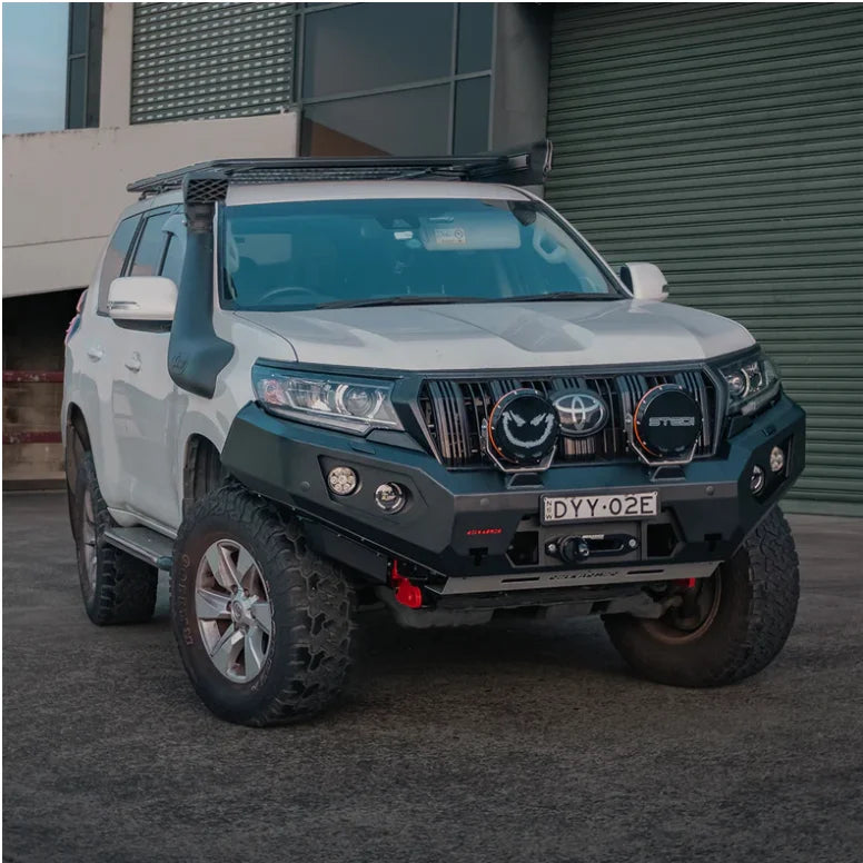 Load image into Gallery viewer, White off-road Toyota SUV with Rockarmor GT Steel Hoopless Bullbar for Toyota Prado 150
