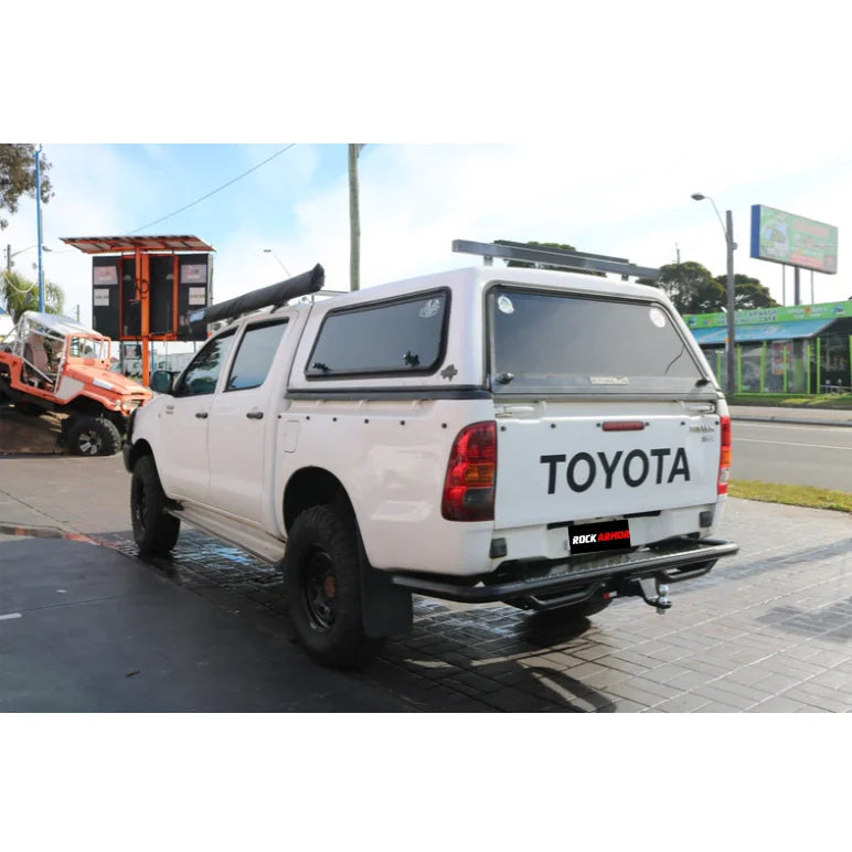 Load image into Gallery viewer, White Toyota pickup truck with Rockarmor premium steel rear step tow bar for Hilux N70
