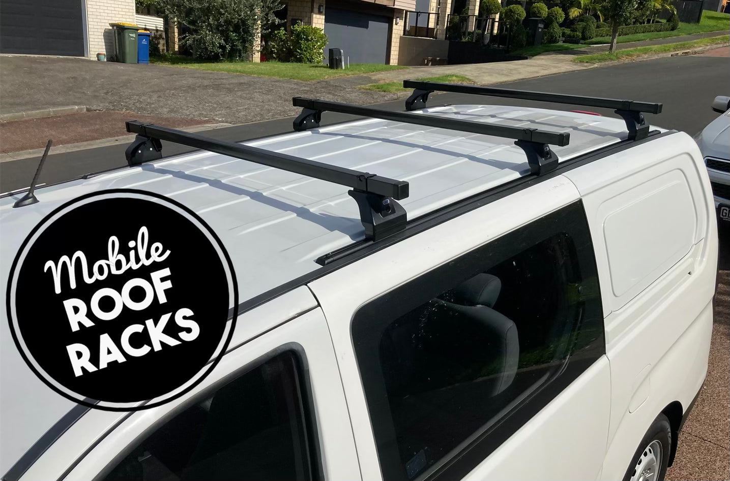 Hyundai H1 iload Van - CRUZ track kit / 2 Square bars – mobile roof racks